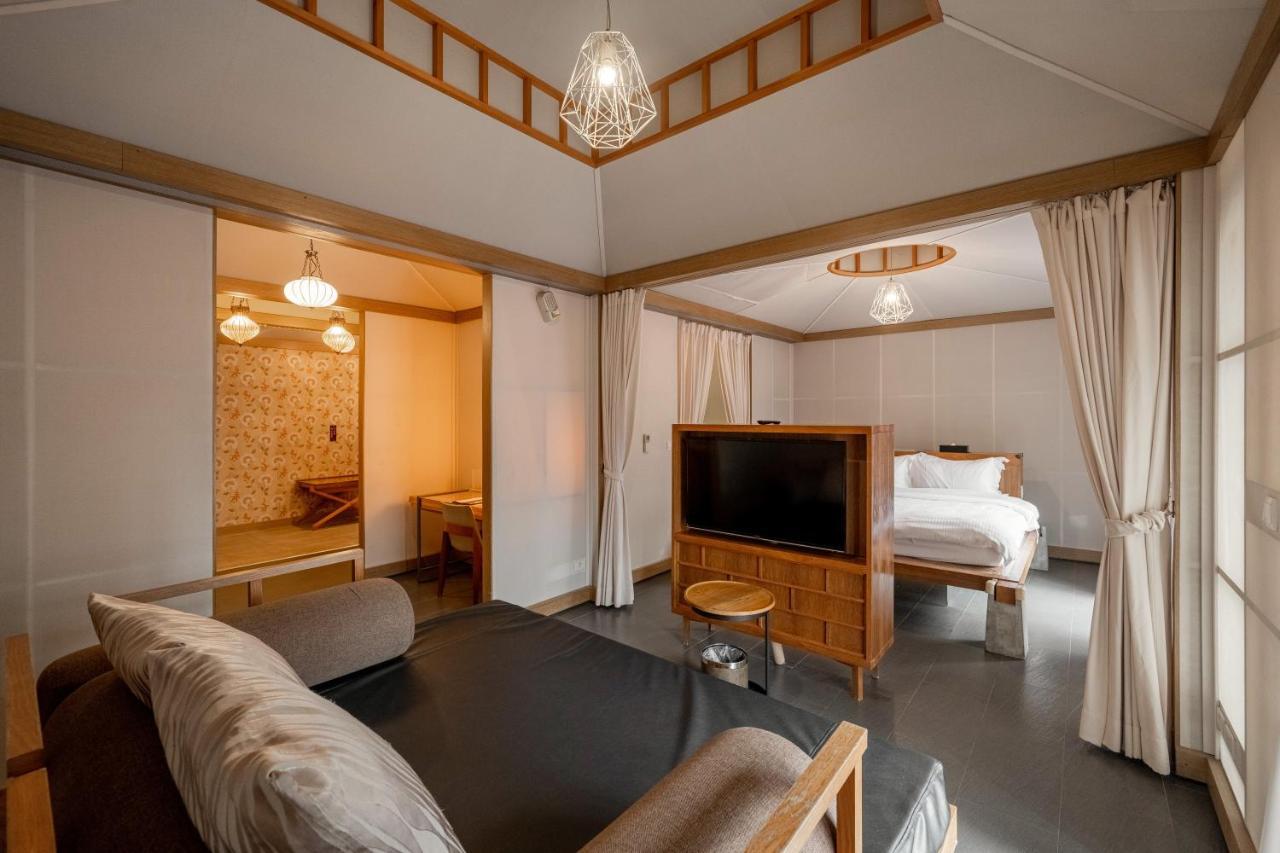 Tian Xia Ju Motel Yilan Bagian luar foto