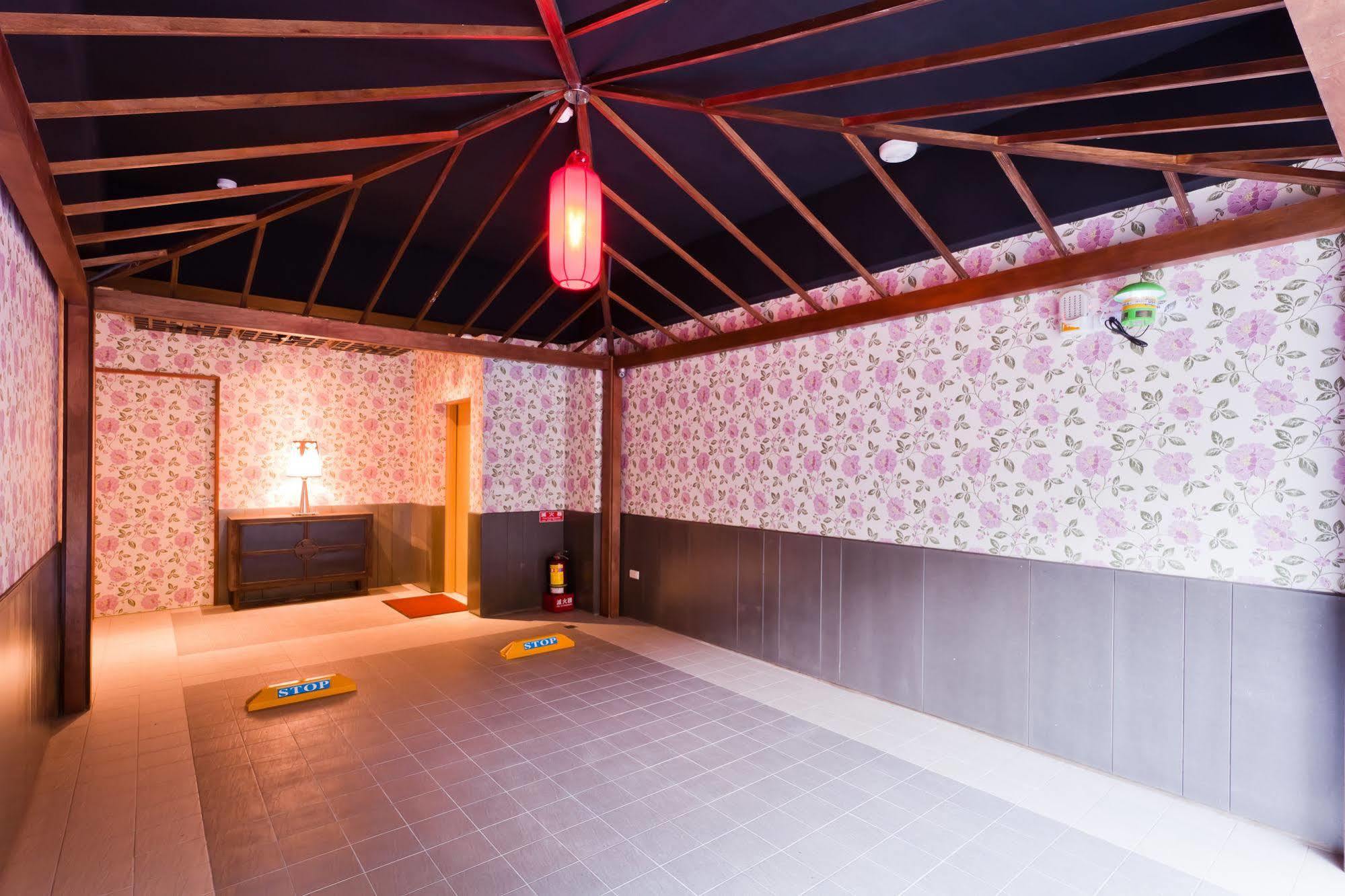 Tian Xia Ju Motel Yilan Bagian luar foto